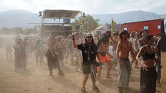 La 'rave' ilegal de Cáceres llega a su fin