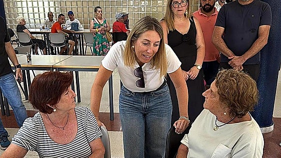 Las reactivaciones y el avance de las llamas dificultan el control del incendio de Las Hurdes