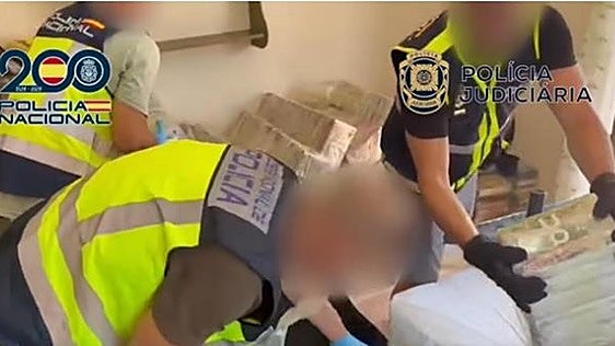 Tres detenidos en Málaga y Portugal tras interceptar más de 3.300 kilos de cocaína en el interior de vehículos