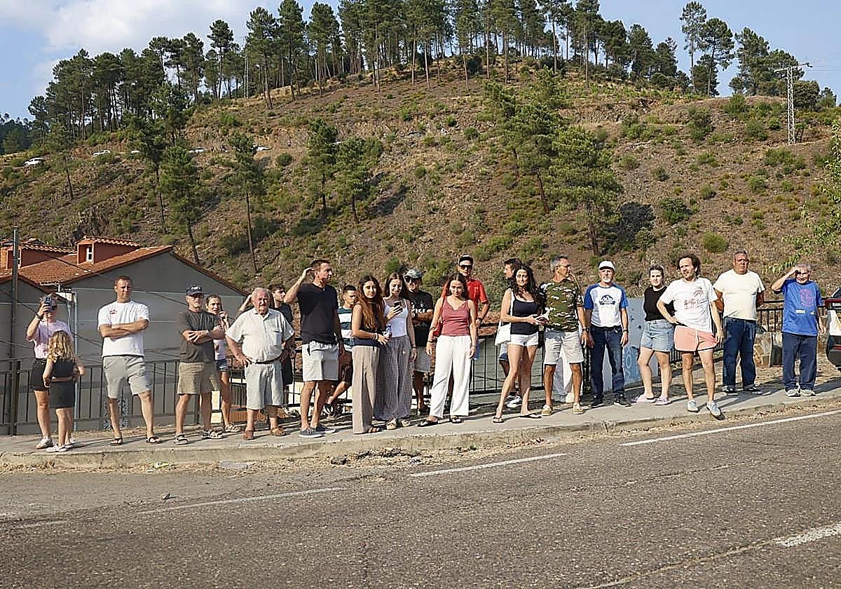 Los evacuados de Cerezal no aguantan más: «Queremos volver al pueblo»