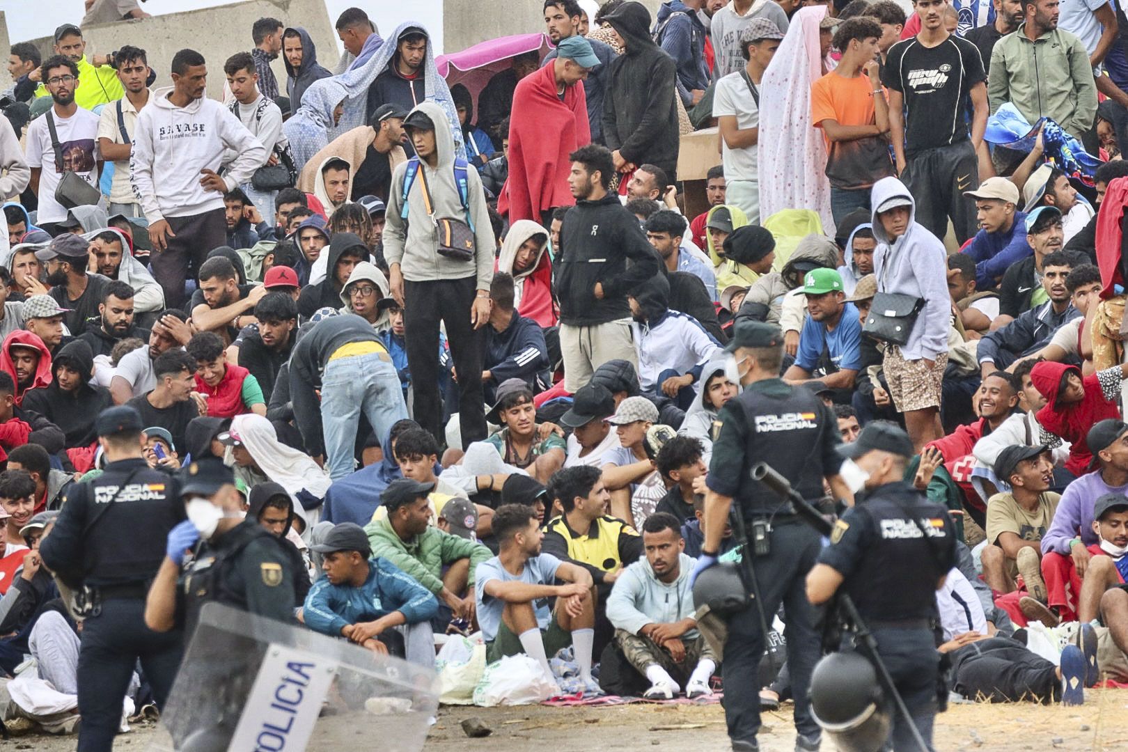La Policía desarticula dos organizaciones dedicadas al tráfico ilícito de migrantes desde Ceuta a la península
