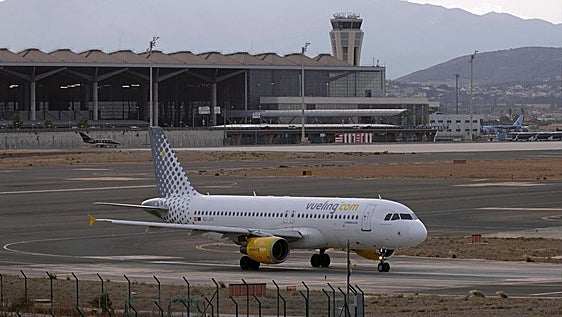 La presencia de un dron no identificado en el aeropuerto de Málaga obliga a desviar varios vuelos y provoca retrasos