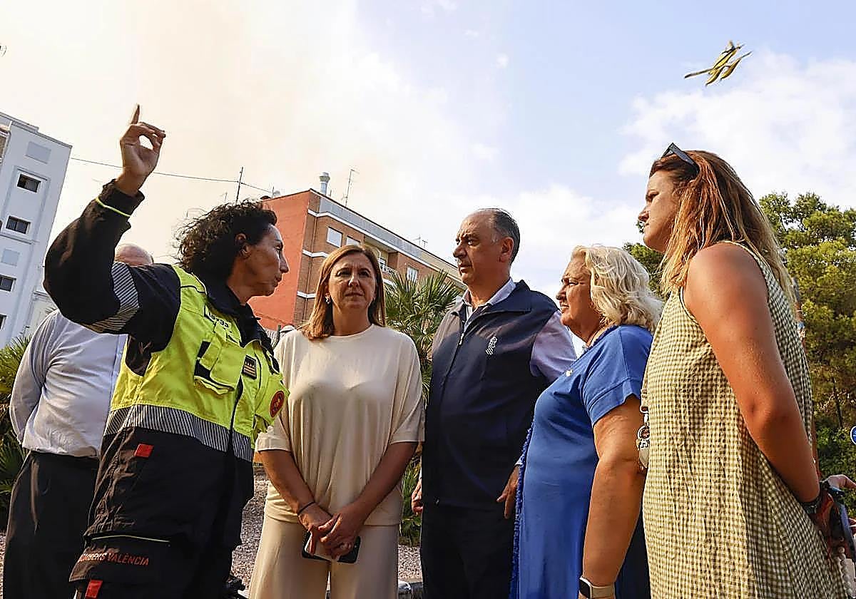 La alcaldesa de Valencia ya apunta a un pirómano en el incendio del Saler