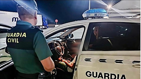 Un padre olvida a su hijo de 10 años en una gasolinera de Cáceres y continúa el viaje sin percatarse de su ausencia