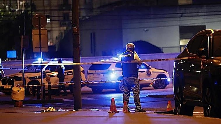 Asesina de varios disparos de escopeta en el estómago al novio de su expareja en Baracaldo