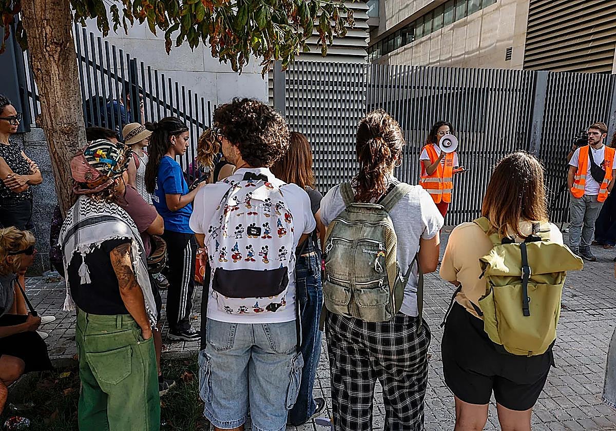 Los cinco detenidos por los disturbios del sábado en Valencia, en libertad con cargos