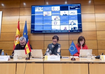 Mónica García (centro) preside el Consejo Interterritorial.