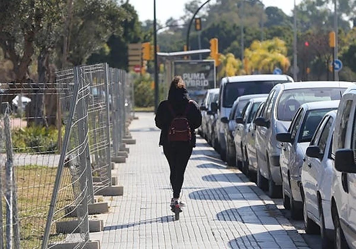 Una mujer en patinete quintuplica la tasa de alcohol tras sufrir un accidente en Málaga