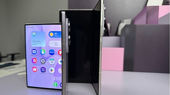 Samsung da un giro a sus plegables con un Fold8 que cambia de forma