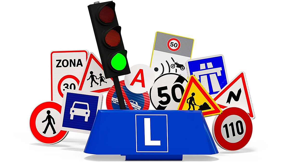¿Aprobarías hoy el teórico del carné de conducir? Compruébalo tú mismo