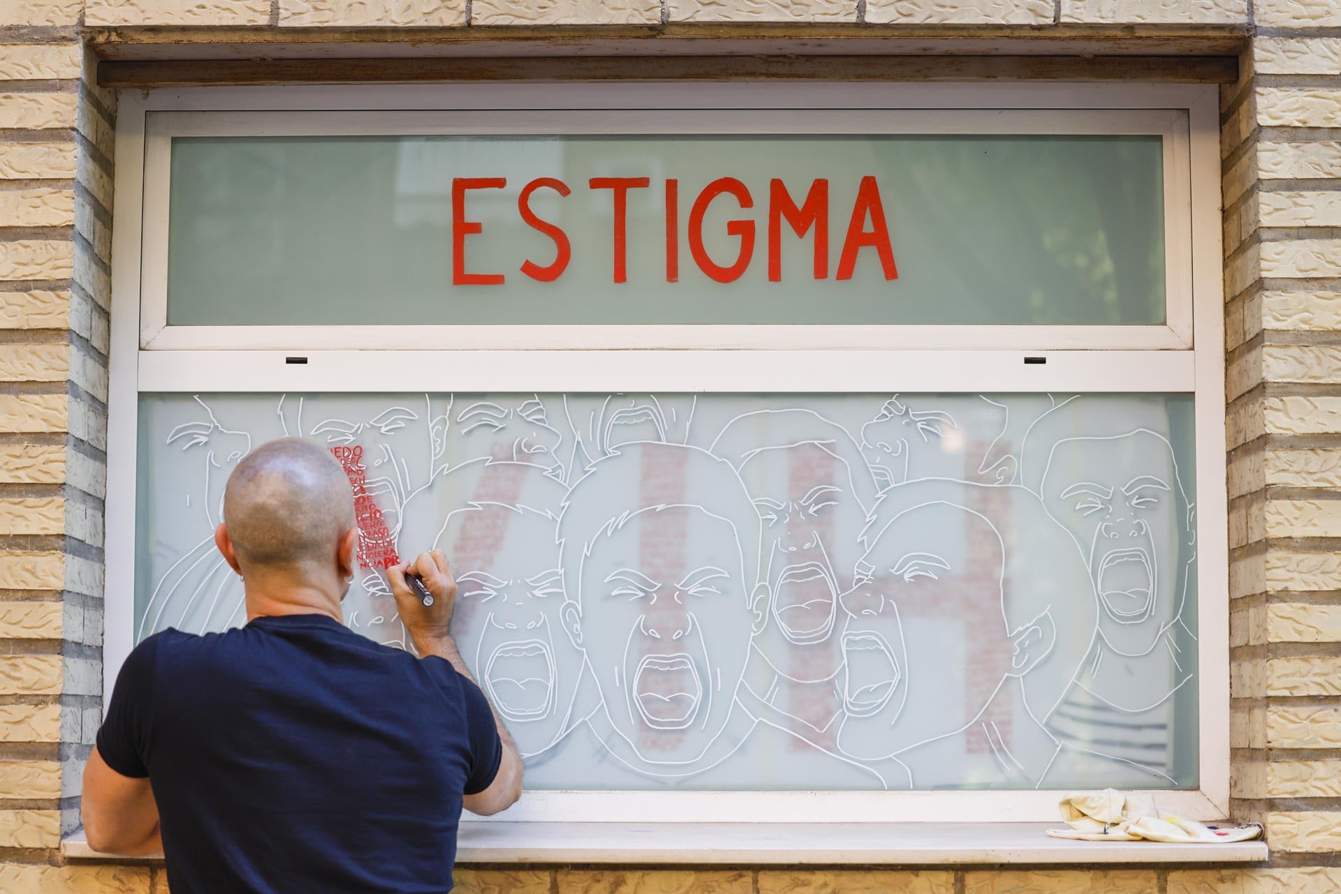 Las personas migrantes con VIH siguen siendo diagnosticadas más tarde en España