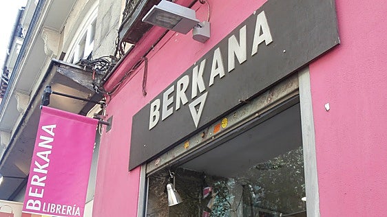 La librería Berkana estrena un micro abierto para dar voz a la creatividad del colectivo LGTBI