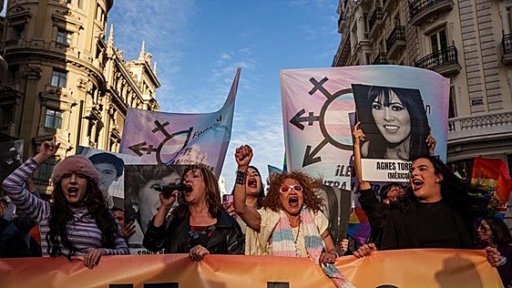 Ya es oficial: las personas trans extranjeras podrán cambiar su nombre y sexo en sus documentos