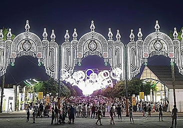 Bingos, drags y mucha fiesta: esta es la programación de las casetas LGTBI de la Feria de Málaga 2026