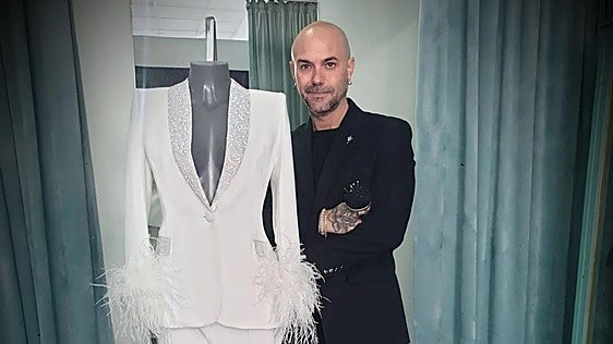 Sergi Regal, el diseñador de las 'divas gays': «No diseño lo mismo para Melody que para Isabel Pantoja»