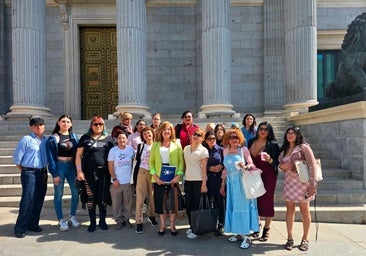 Activistas de Plataforma trans después de la reunión que tuvieron en el Congreso.