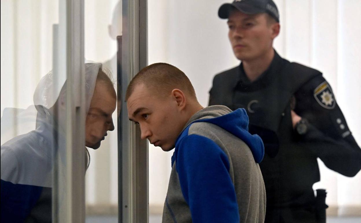 Vadim Shishimarin, primer soldado ruso condenado por el asesinato de un civil durante la invasión rusa. 