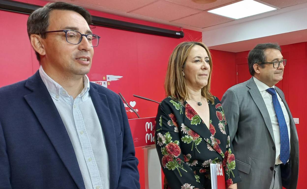 Los procuradores socialistas Fernando Pablos, Rosa Rubio y Juan Luis Cepa