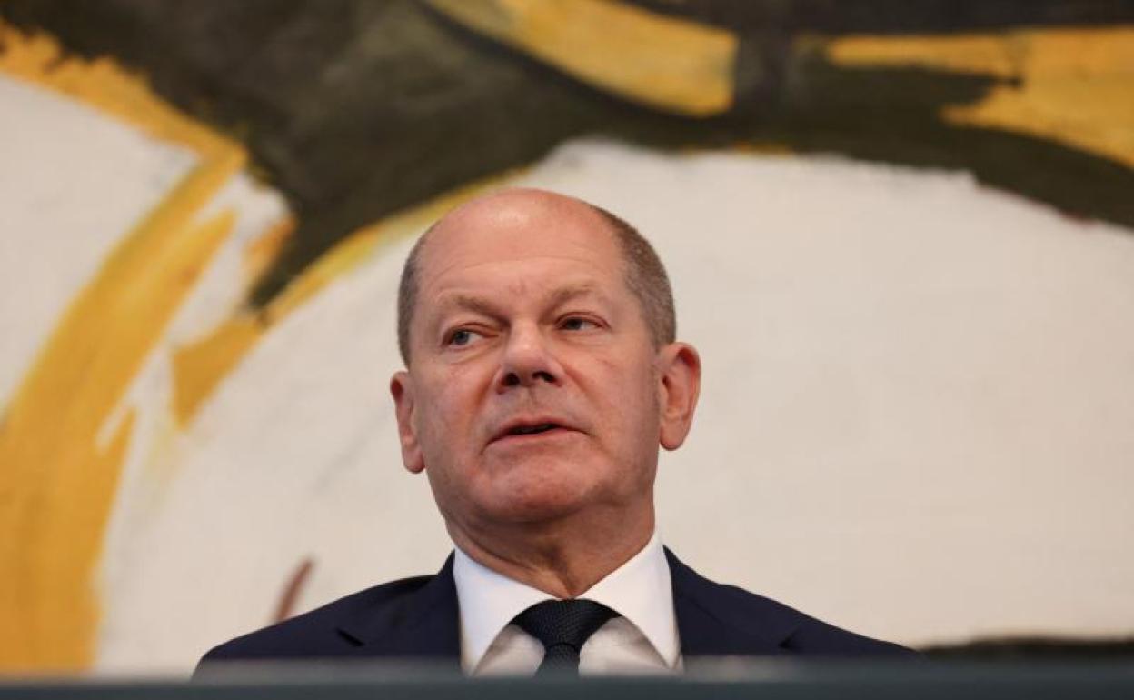 El tripartido encabezado por Scholz ha optado por afrontar con cruceza la crisis energética. 