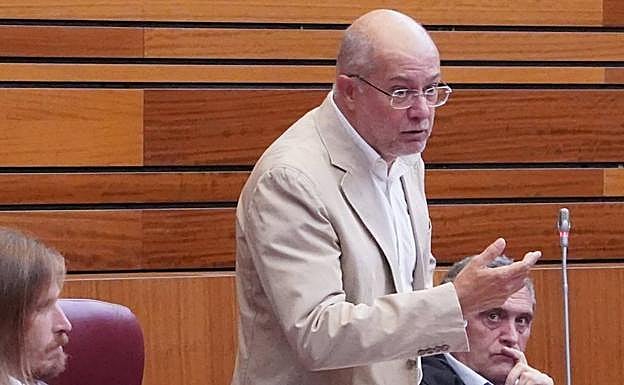 Francisco Igea, en el pleno de las Cortes. 