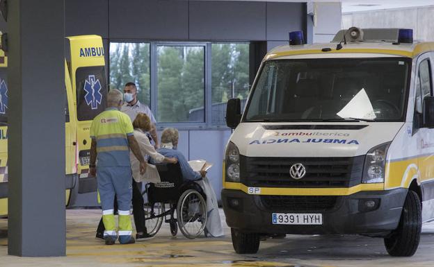 Sanidad mantiene el médico por las tardes ante la amenaza de repunte de gripes y Covid