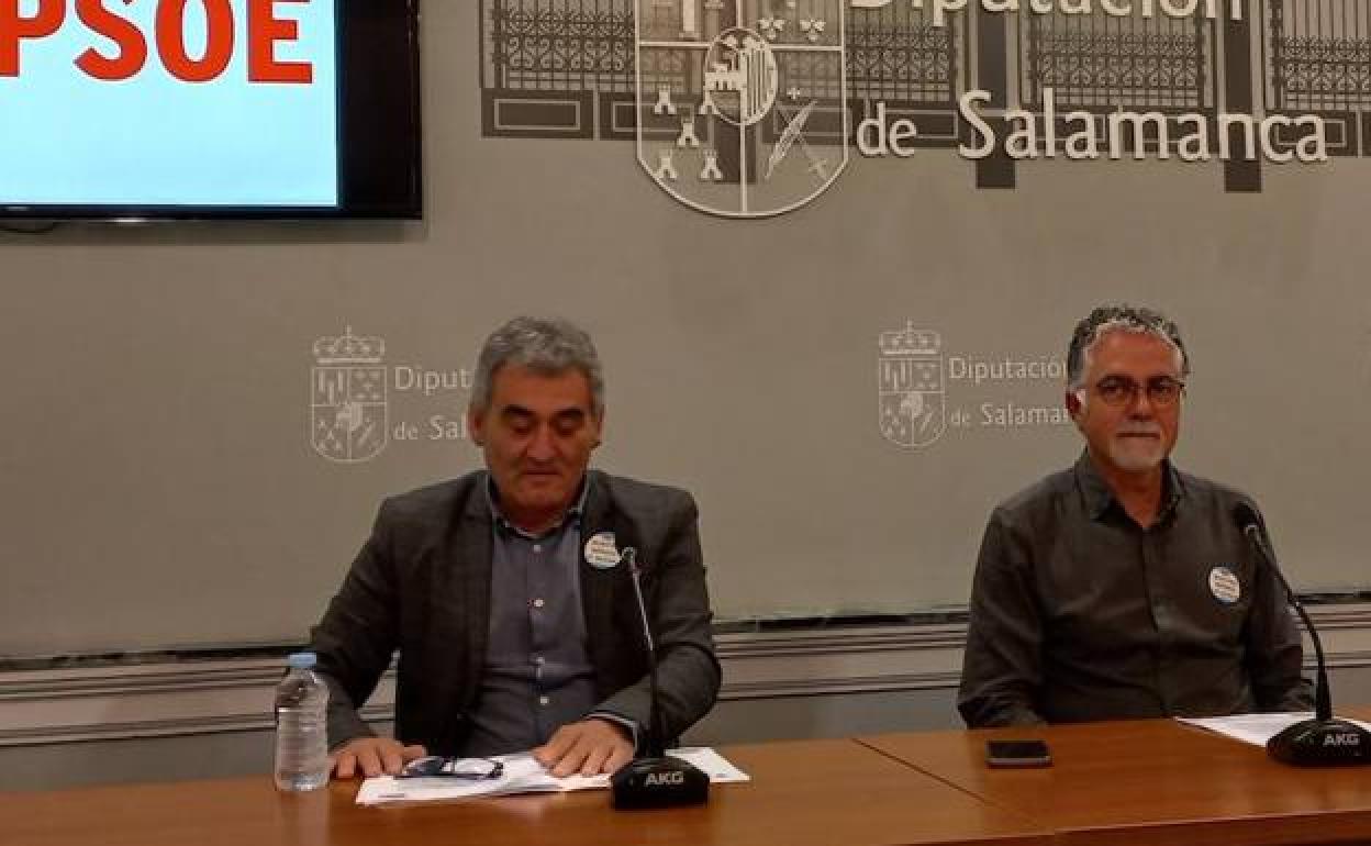 Los diputados provinciales socialistas, Manuel Ambrosio Sánchez y Alfonso Calvo. 