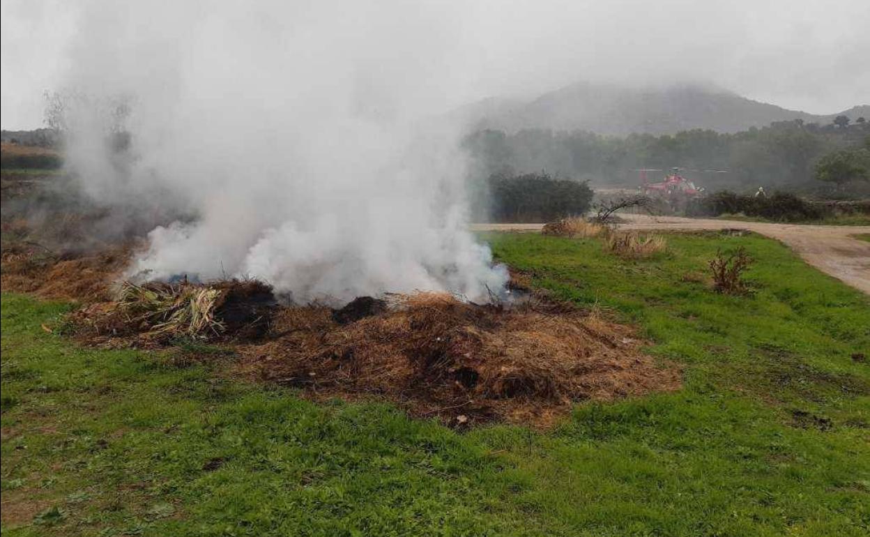 Imagen del incendio declarado en El Tejado. 