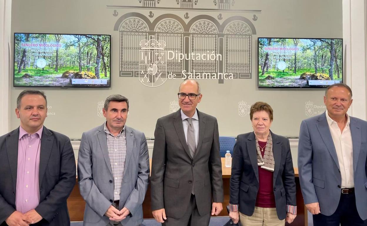 Participantes en la presentación en la Diputación 