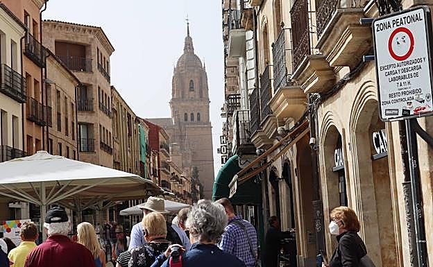 El aire, irrespirable con la mayor presencia de polvo desde la histórica calima de marzo