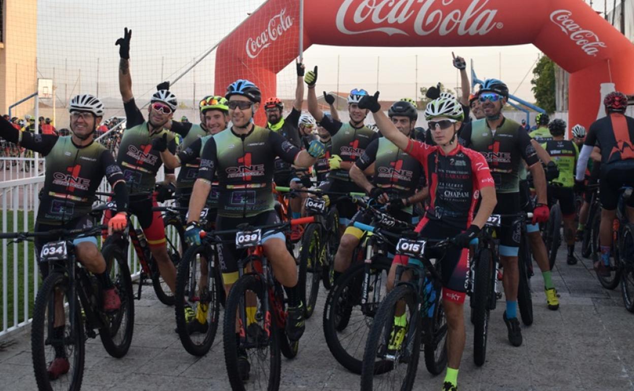 Javier Manzano y Eva Domínguez ganan la prueba larga de la Marcha BTT Arribes Race