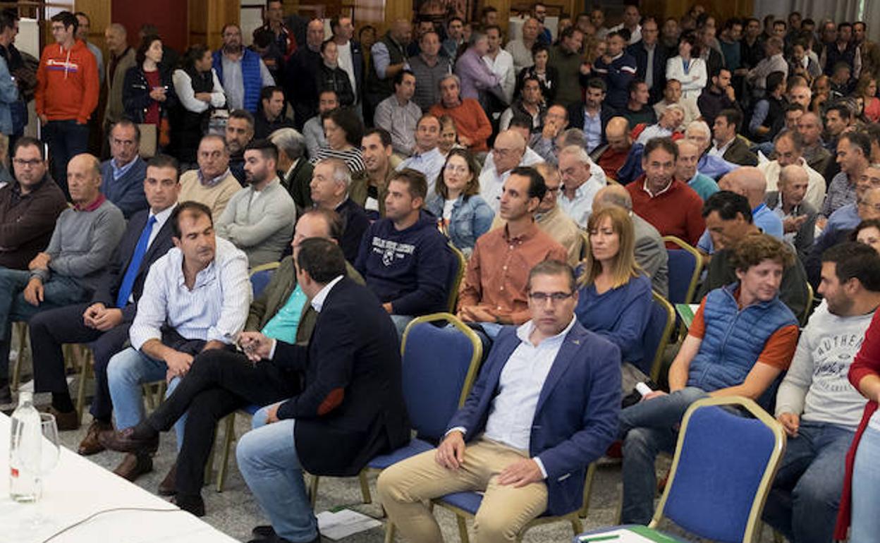 Explicación de los presupuestos a agricultores y ganaderos. 