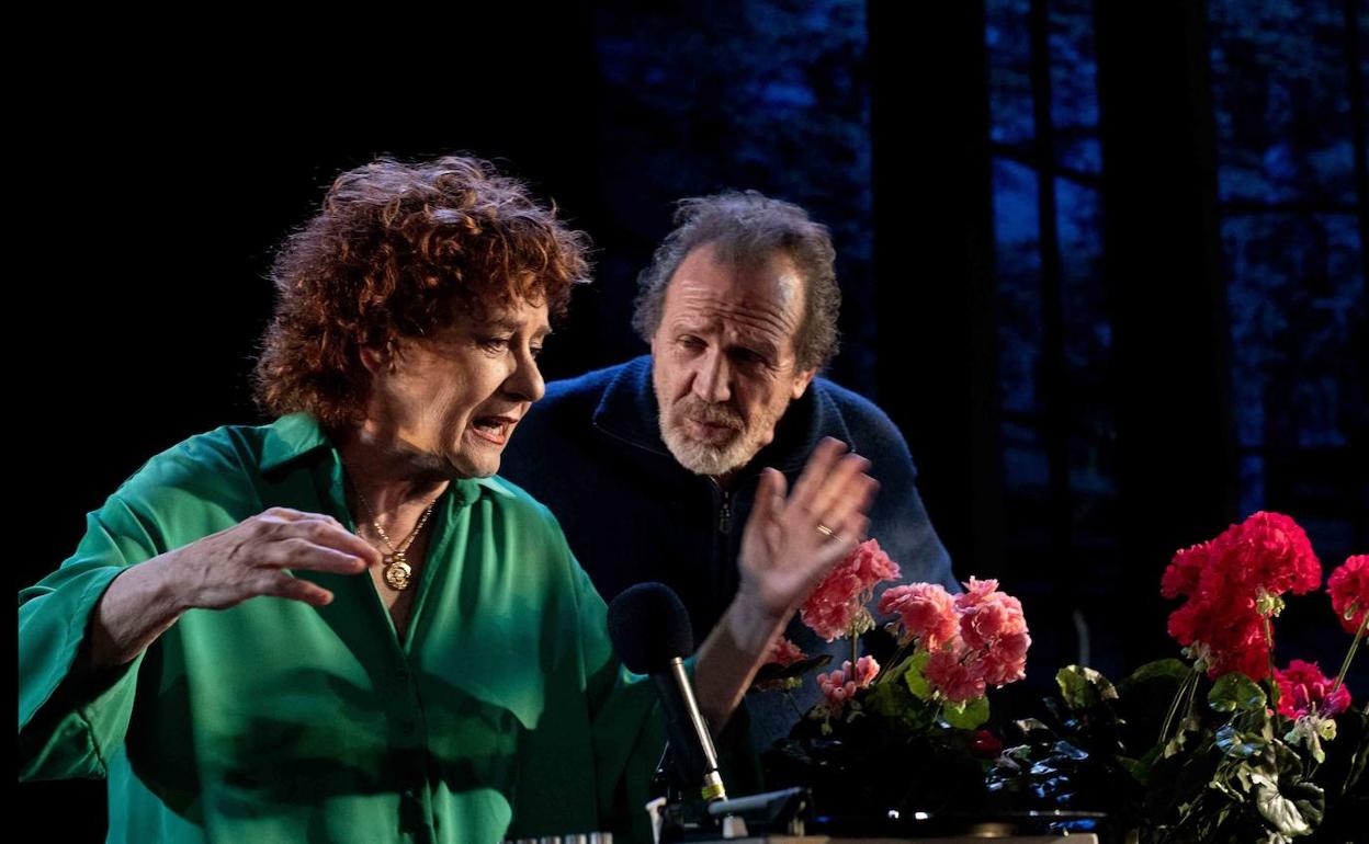 La 'Otra vida', una obra interpretada por Beatriz Carvajal, Juan Gea, Juan Fernández y Beatriz Arjona. 