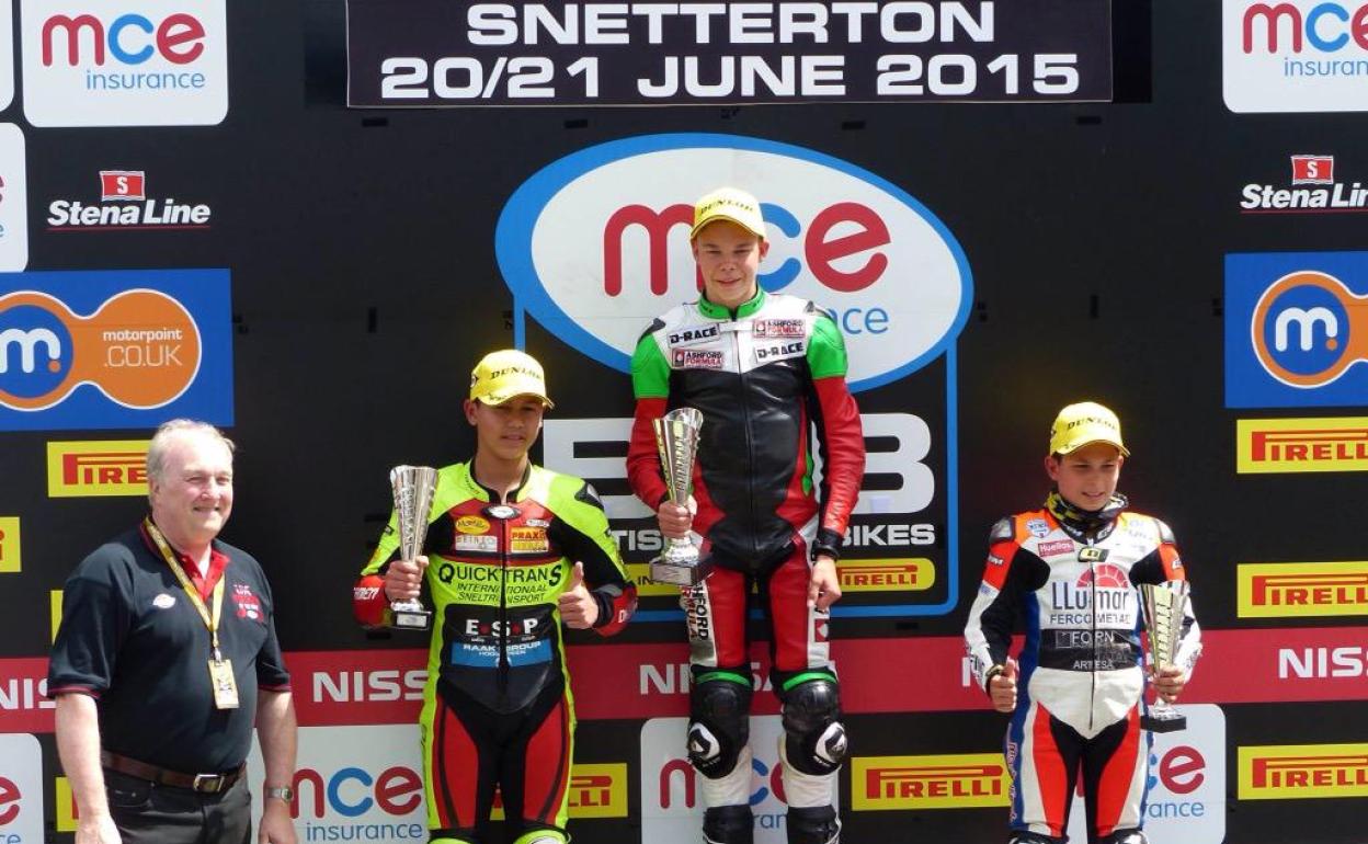 Victor Steeman, en lo más alto del podio tras ganar una carrera en 2015. 