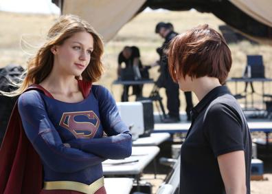 Imagen secundaria 1 - Imágenes de 'The Flash', 'Supergirl' y 'Arrow'.