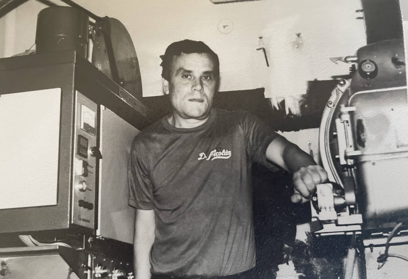 Antonio Hernández, operador de cinematógrafo, en el Liceo de Salamanca. 