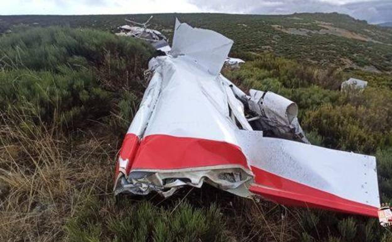 Imagen de los restos de la avioneta.