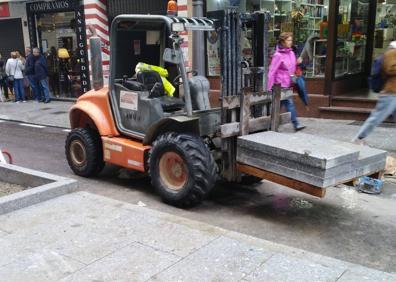 Imagen secundaria 1 - Arrancan las obras para la peatonalización definitiva del centro