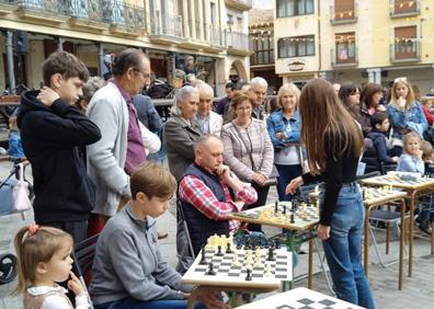 Imagen secundaria 1 - El Ayuntamiento de Alba de Tormes destaca la alta participación en las Fiestas de Santa Teresa