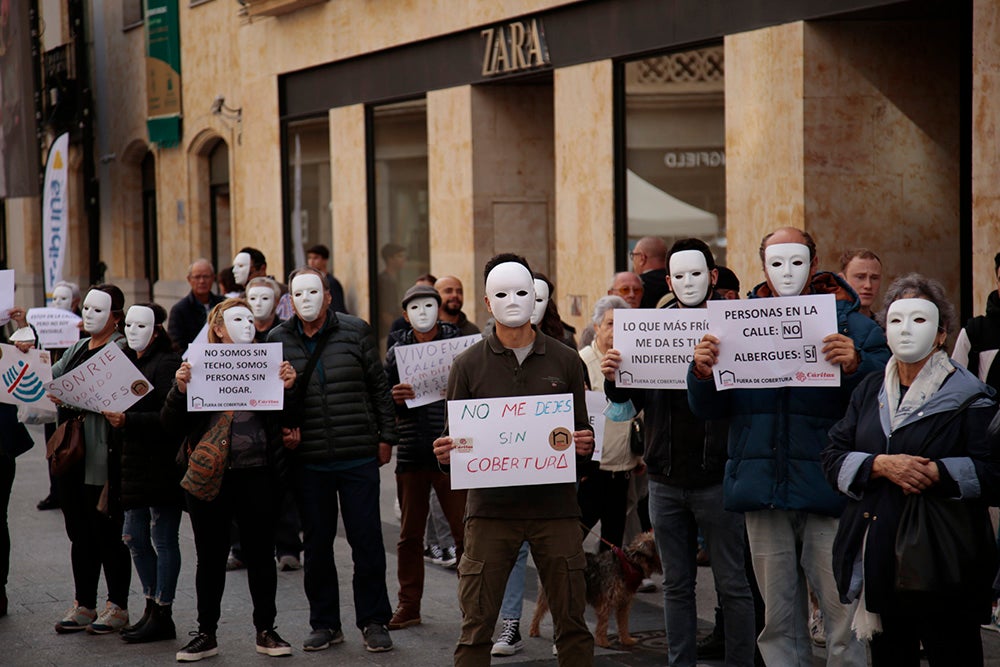 Flashmob de Cáritas en la Plaza del Liceo por las personas sin hogar