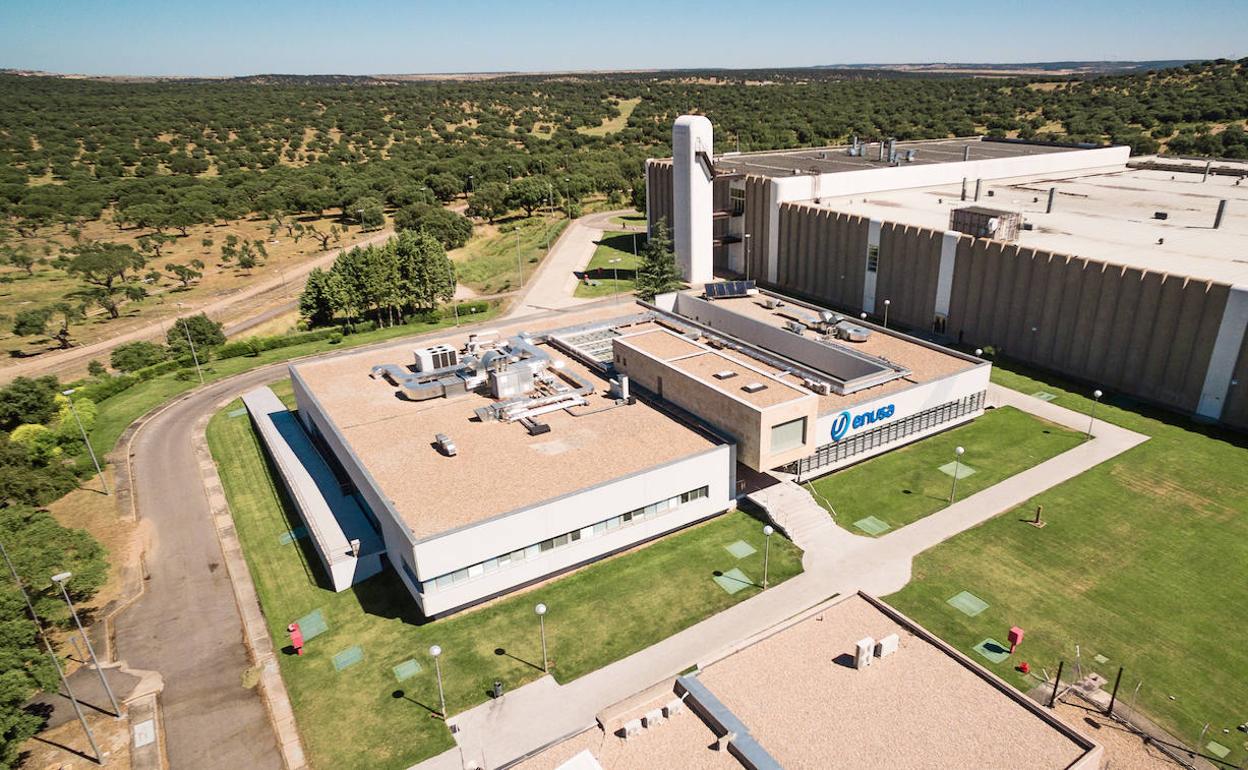 Exterior de la fábrica de Juzbado. 