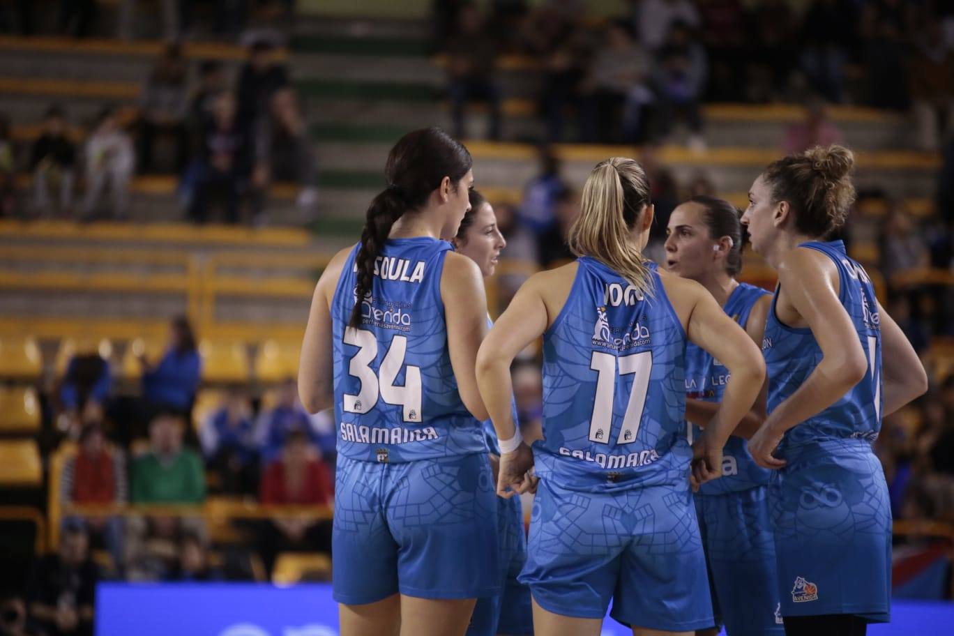 Fotos: Perfumerías Avenida aleja los fantasmas y sigue su crecimiento a costa de Bembibre