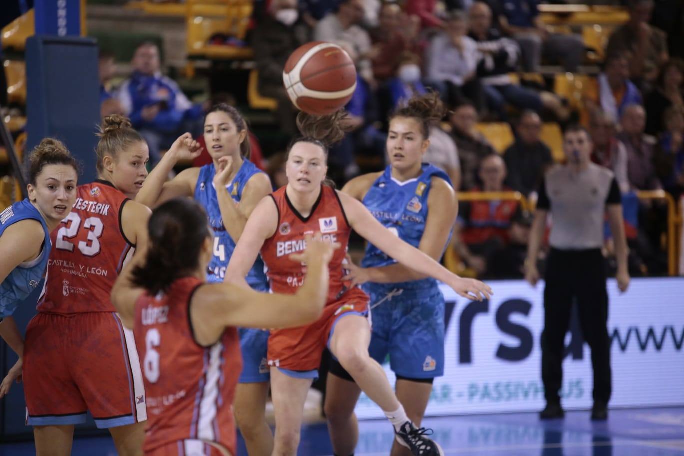 Fotos: Perfumerías Avenida aleja los fantasmas y sigue su crecimiento a costa de Bembibre