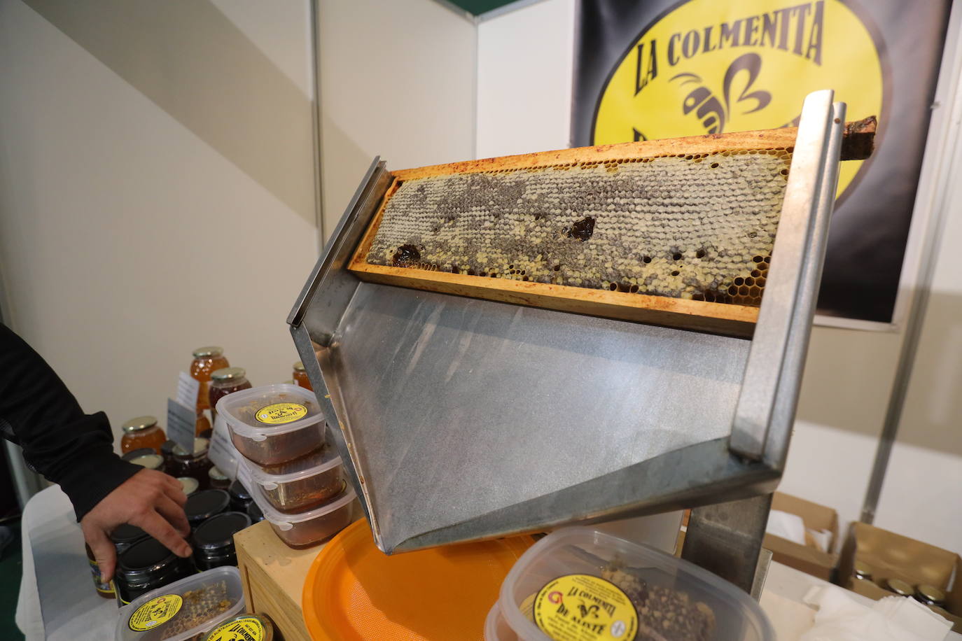 Fotos: Adeatejada celebra la X edición de la Feria de la Miel