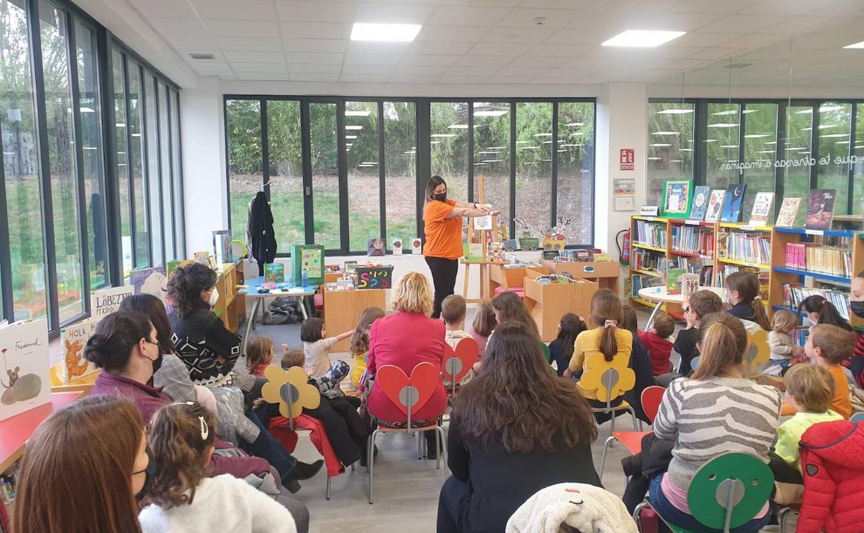 Cuentacuentos, en Santa Marta de Tormes. 