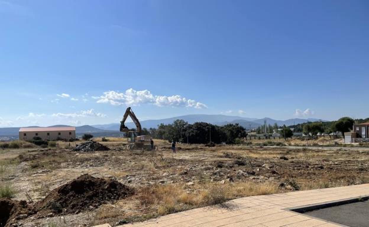 Solar en el que está previsto iniciar la construcción del instituto de Guijuelo.