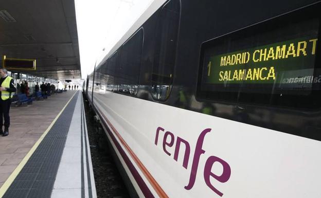 Renfe desmiente la reventa de abonos del tren Salamanca-Madrid y advierte de sanciones