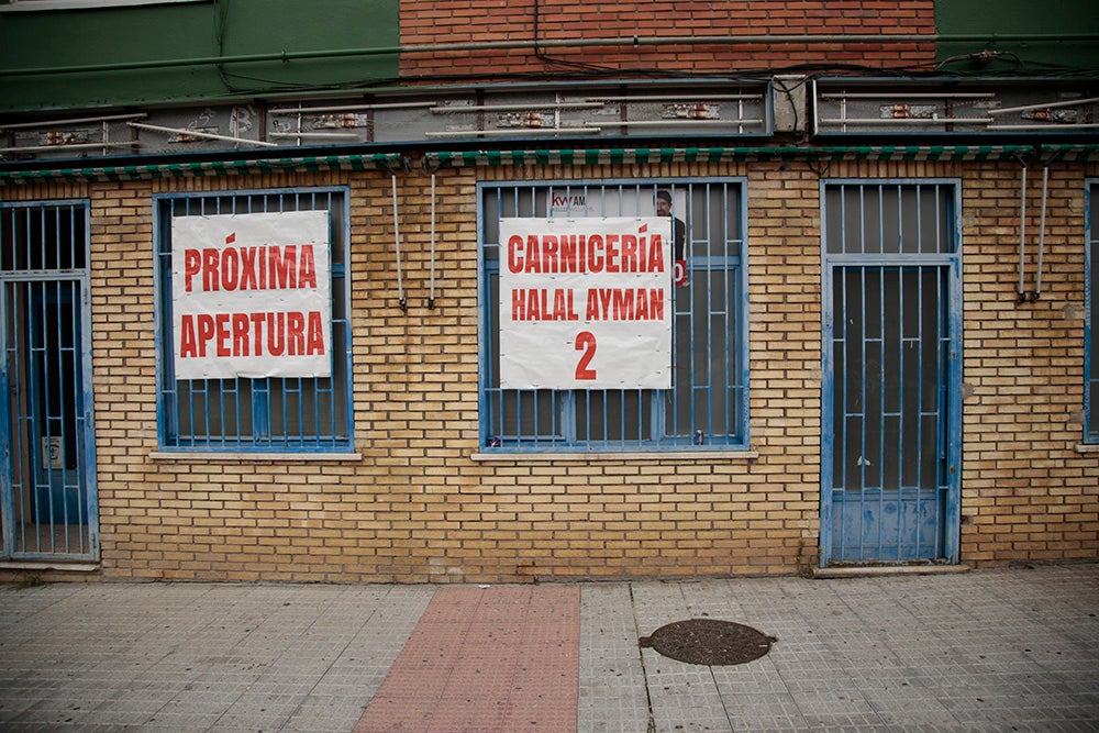 Plazas entre "rascacielos" verdes, pequeños comercios y una gran cantidad de rincones y secretos escondidos en esta zona trastormesina