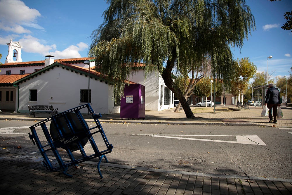 Una señal del serivico de aguas.