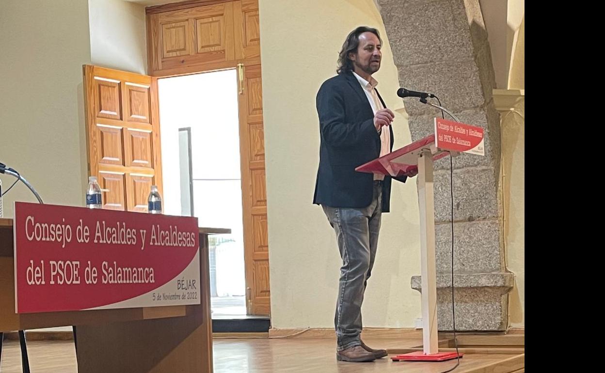 El alcalde de Béjar, Antonio Cámara, en un acto reciente con alcaldes socialistas de la provincia de Salamanca 