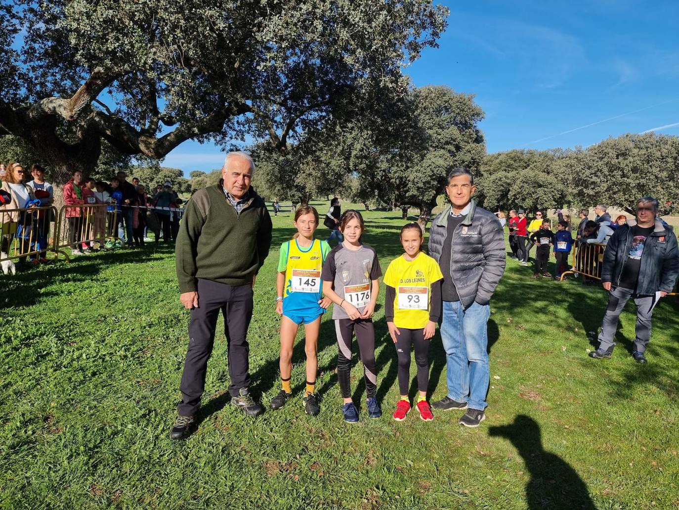 Fotos: VI Carrera Popular Taurina y I Jornada de Juegos Escolares de Campo a Través